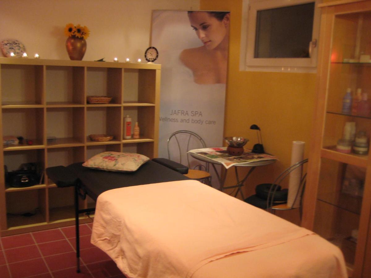 Centre Viayoga Hotel Сен-Серг Екстериор снимка